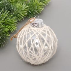 Новогодний шар ˮМорозное очарованиеˮ 8 см, Перламутр/Бежевый в строительных магазинах СтройГрад