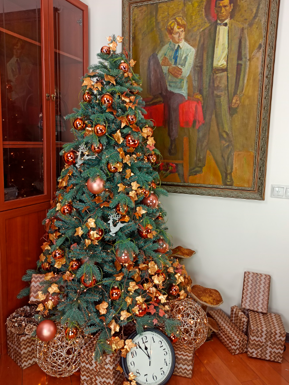 Ель искусственная Вега голубая 2,1 м в строительных магазинах СтройГрад