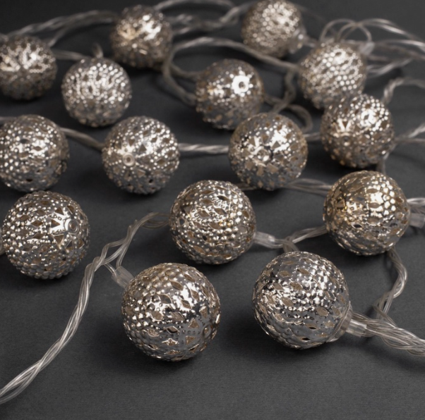 Гирлянда «Нить» 4 м с насадками «Шарик с узором», IP20, прозрачная нить, 20 LED, свечение белое, 8 р в строительных магазинах СтройГрад