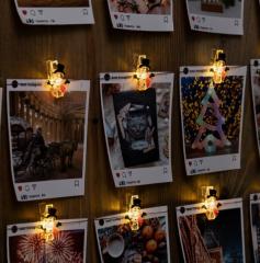 Гирлянда «Нить» 2 м роса с насадками «Прищепки-снеговик», IP20, серебристая нить, 20 LED, батарейки в строительных магазинах СтройГрад