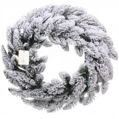 Венок хвойный ˮЗаснеженный лесˮ d-40 см, литой ПВХ, белое напыление в строительных магазинах СтройГрад
